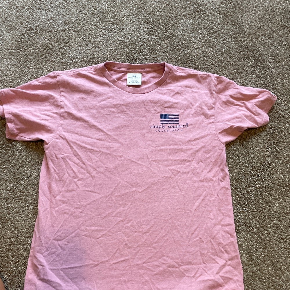 Simply southern shirt with golden retriever on the back.